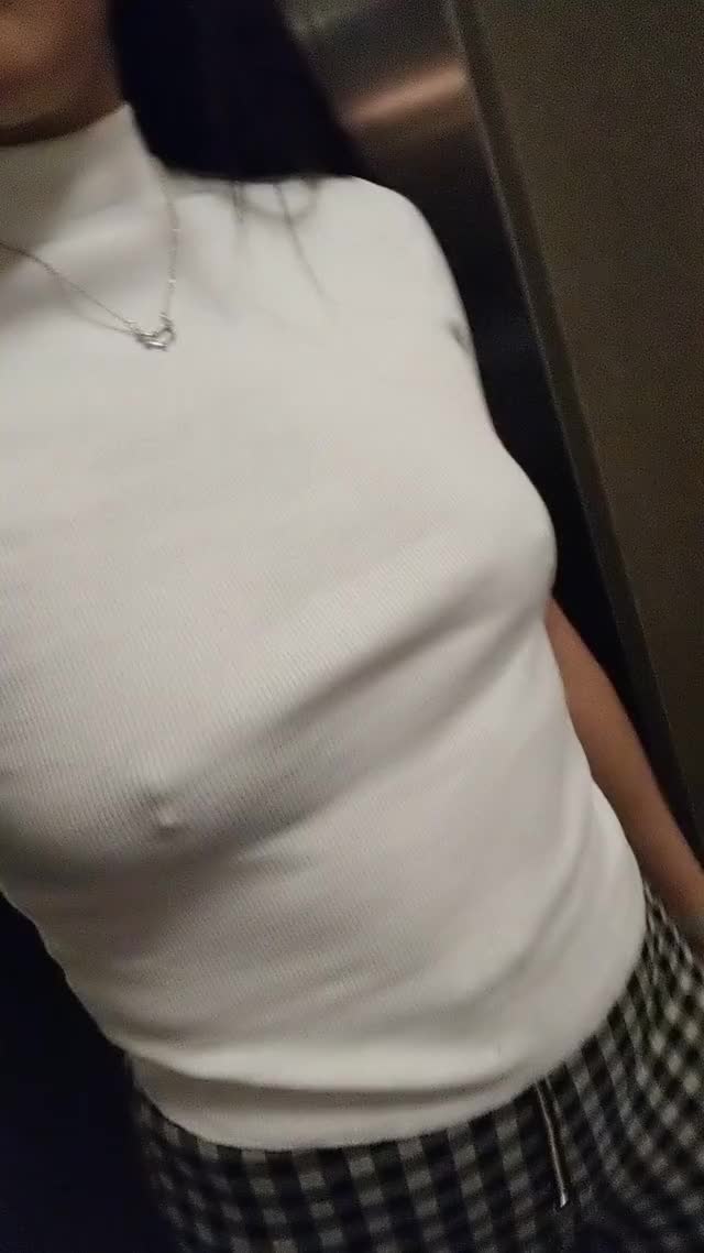 No Bra ;)