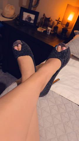 feet high heels toes gif