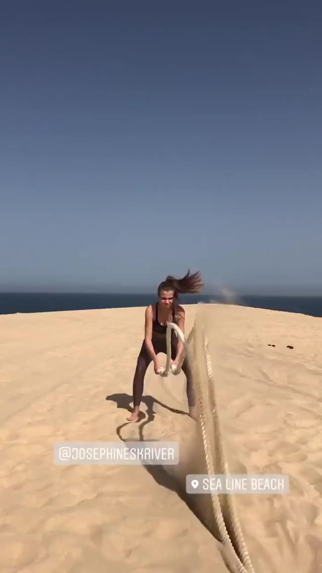 Josephine Skriver gif