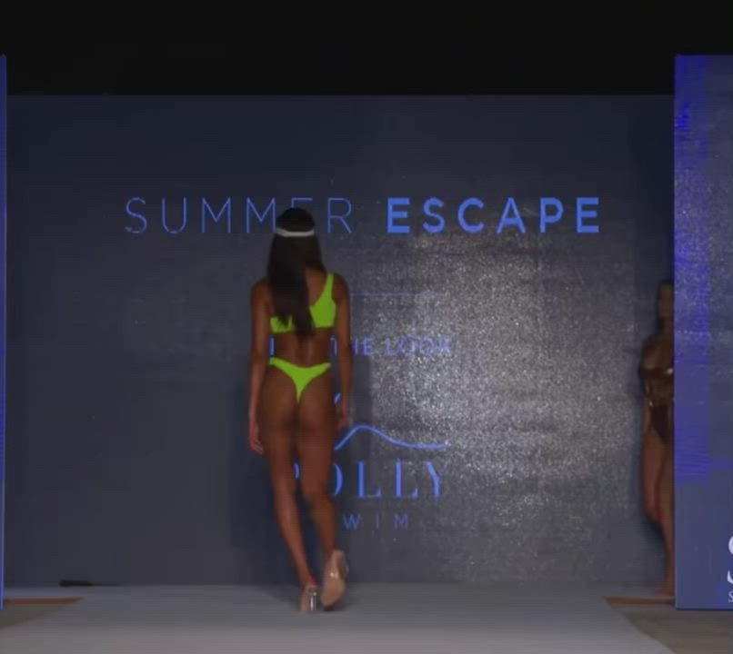 Ass Bikini Model gif