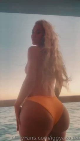 ass bikini celebrity iggy azalea onlyfans tease twerking gif