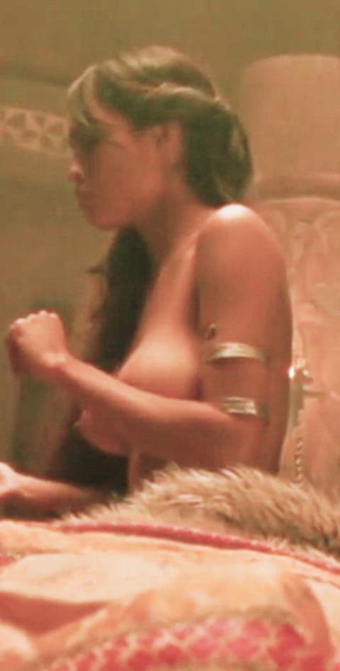 24 Year Old Rosario Dawson in Alexander (1080p/Cropped For Mobile)