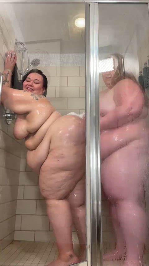 bbbw bbw curvy huge ass lesbians sbbw ssbbw shower thick thick thighs gif