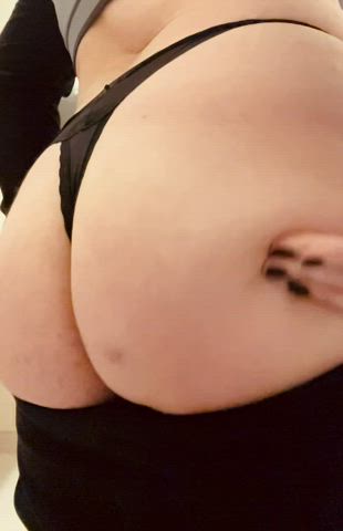 got no booty, but i still try 😋