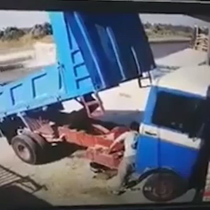 Man's head crushed by truck's loader while repairing