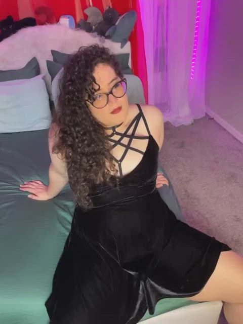 curly hair curvy dress masturbating trans trans woman femboys trans-sissy-porn trans-women