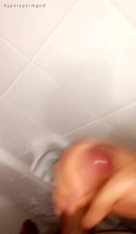 A cool shower 🚿+ HOT cum ♨️ on my hand is one hell of a sensational feeling