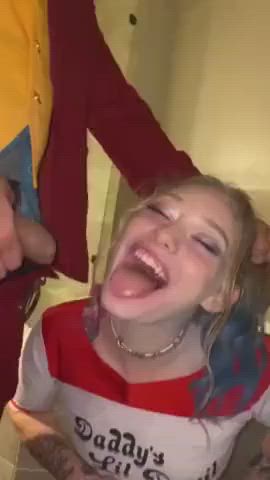 Golden Shower Harley Quinn Pissing Watersports