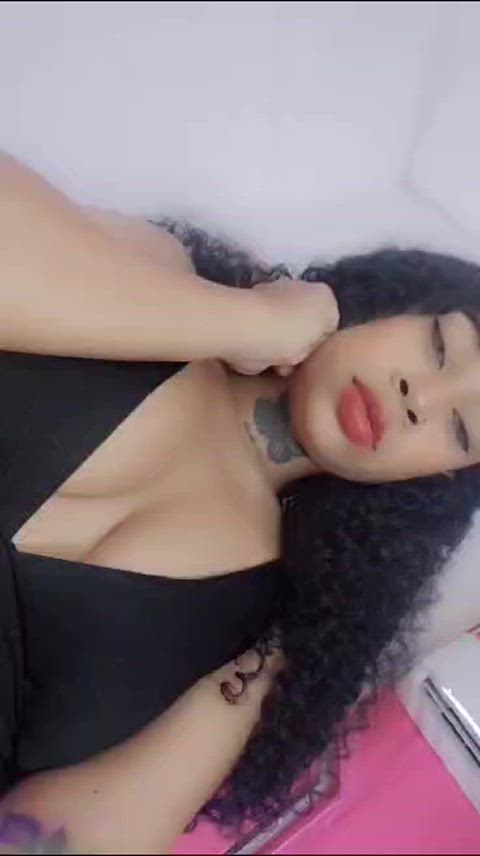 cam camgirl latina lips model sensual tattoo webcam gif