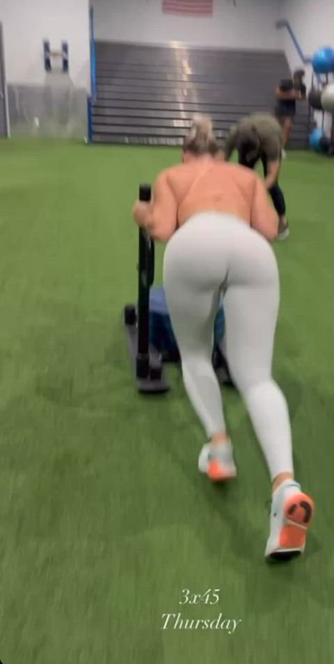 avery big ass jiggling workout gif