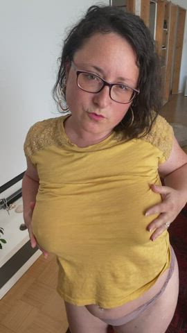 If you like 40 year old moms with fat butts I’m your fucking dreamgirl