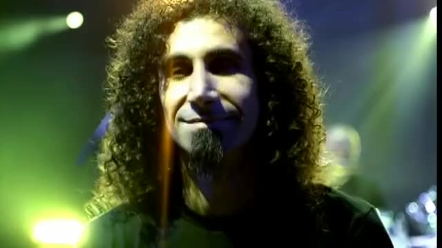 Serj Tankian nodding (looped)