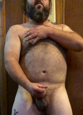 Y’all like hairy chubby dudes here ?