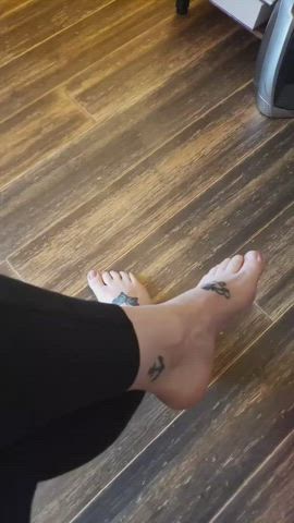 barefootmilf feet feet fetish foot foot fetish gif