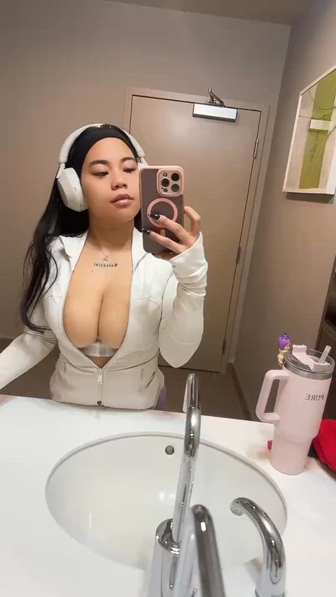 asian babe big tits boobs nsfw natural tits onlyfans tease tiktok tits asian-girls-white-cocks