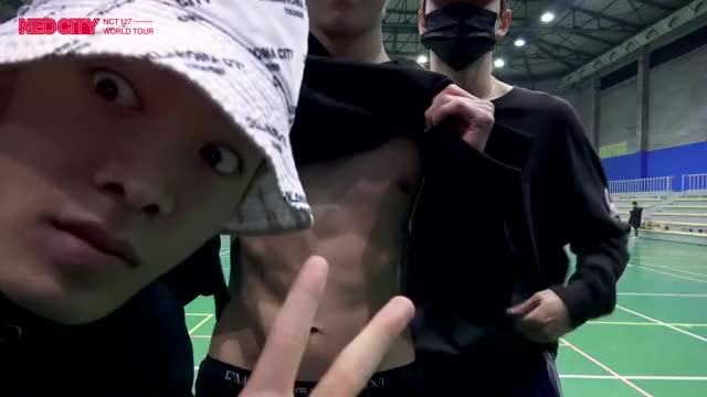 Jaehyun and Taeyong abs flash [NEO CITY : LOG] Recorded by YUTA (JPN)