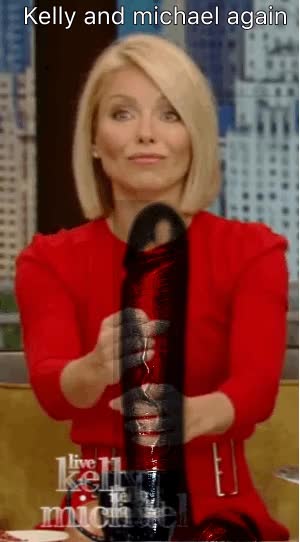 kelly ripa I-69