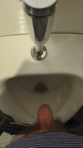 I filmed myself pissing at work 💦