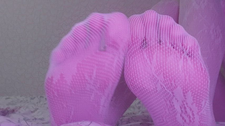 These tights suit my paws so well