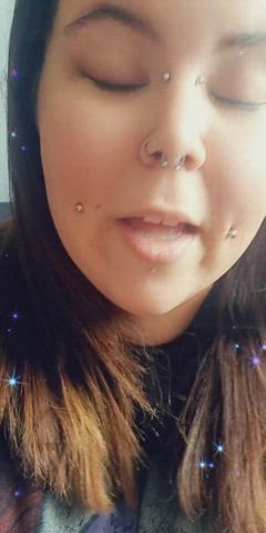 My pussy gets so wet... omg... look at this mess.🤭