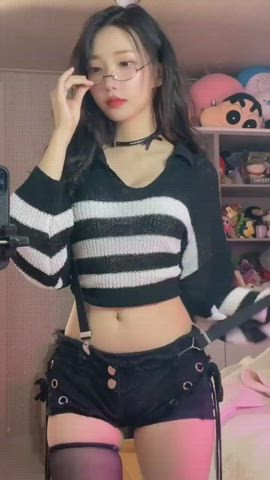 asian cute glasses korean model gif