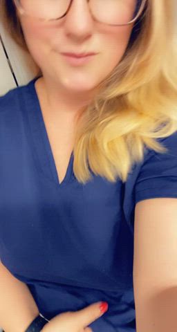 Come hang out with me on break [33F]