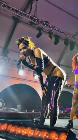Anitta Ass Dancing Public Twerking gif