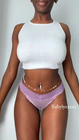 big tits boobs bouncing tits ebony huge tits nsfw natural tits onlyfans tease gif