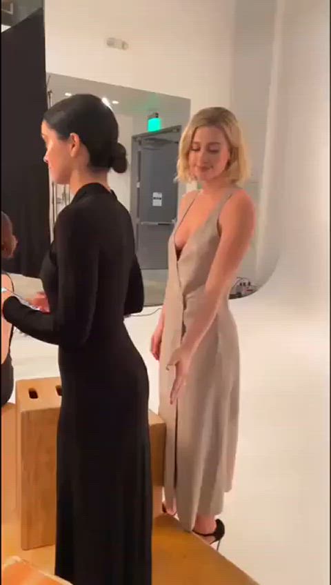 Camila Mendes Lili Reinhart