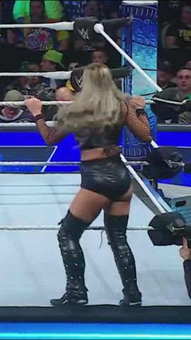 ass bouncing thick wrestling gif