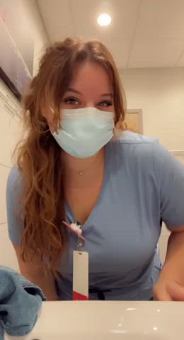 Monday Nurse Titty Drop @ work. Help me relax after a long day.. ❌⭕️