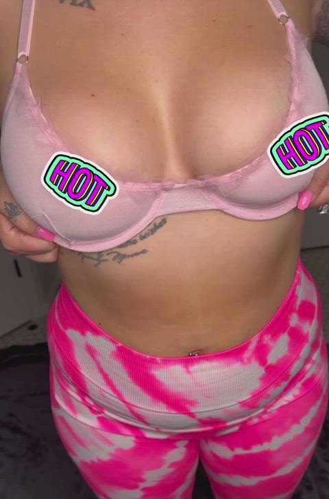 MILF boobies