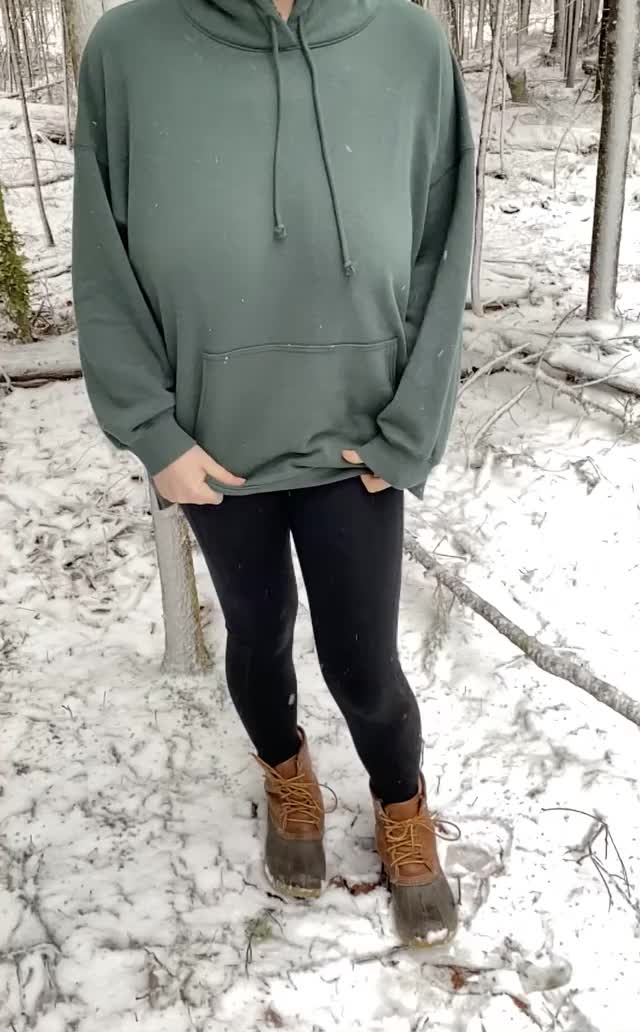 Slow mo titty drop in the snow