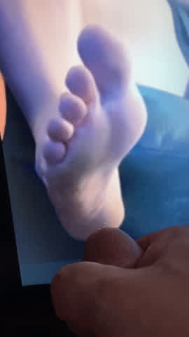 cum cumshot feet foot foot fetish foot worship soles toes tribute gif
