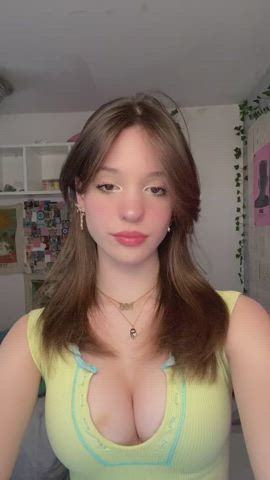 Big Tits Cleavage Teen TikTok gif