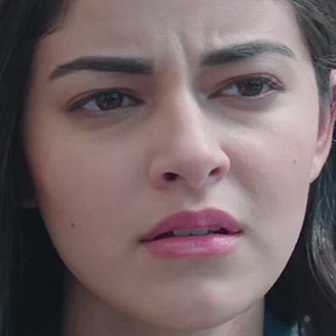 Ananya Pandey face!