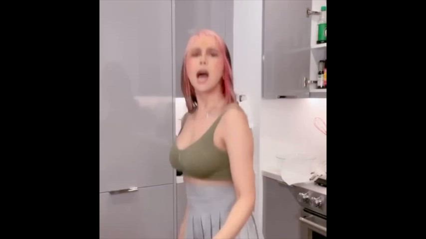 big tits bouncing bouncing tits cute funny jiggle jiggling star tiktok pink hair