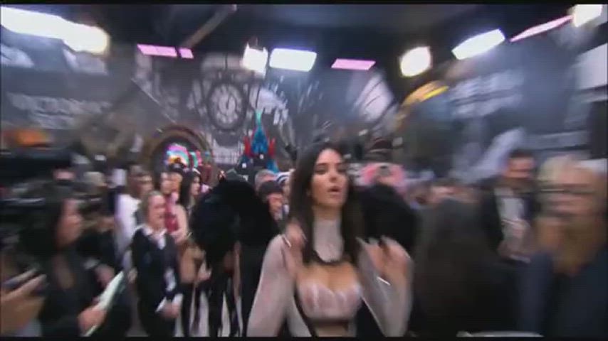 brunette kendall jenner model gif