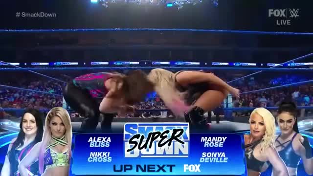 Alexa Bliss & Nikki Cross VS Fire & Desire