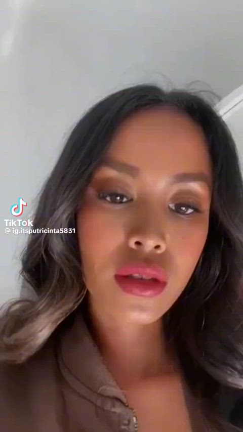 Putricinta - ItsPutri_Here - More tiktok flashing videos on my TT likes (juanmomo45)