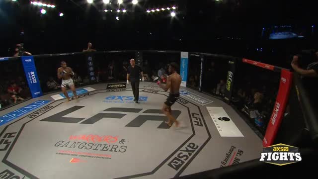 Jason Langellier with a nice d'arce choke at #LFA35