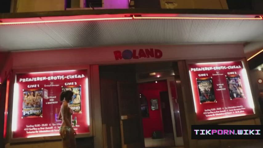 Public Anal in Sex Cinema 🍑🍆💖