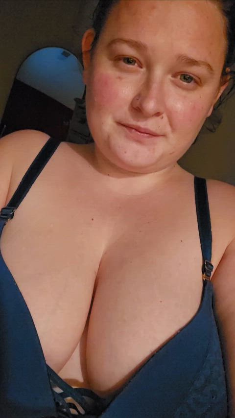 amateur big tits boobs bouncing bouncing tits busty cute natural tits gif