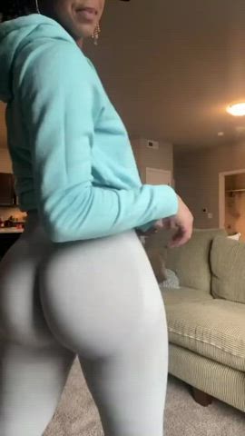 Rate her booty