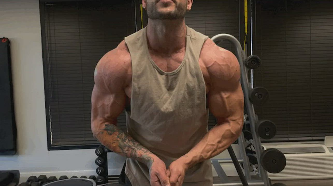 Shredded Cocky Muscle God In Contest Shape - Flexing, Muscle Worship, Interaction.