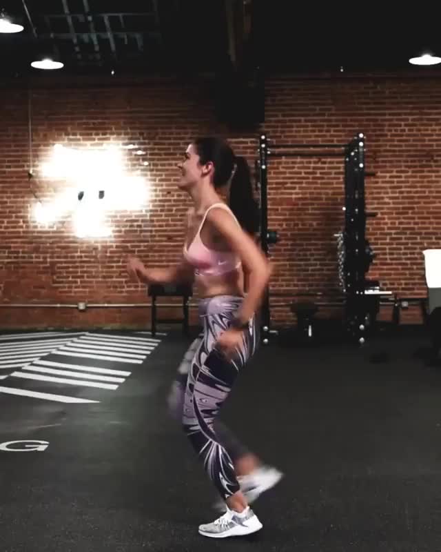 Isabelle Fuhrman celebs instagram gif