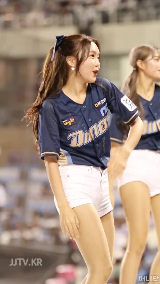 치어리더 이주희 (Cheerleader Lee Ju Hee) 흰색 반바지 짤티비 - JJTV.KR