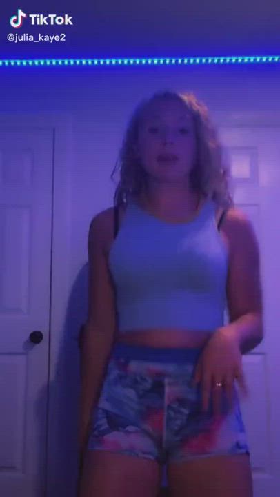 Thick TikTok White Girl gif