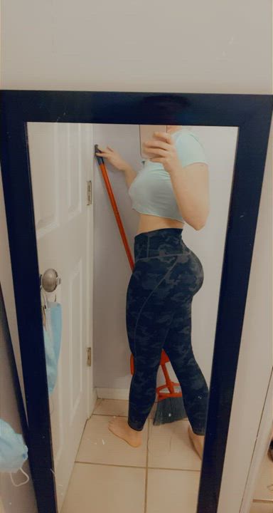 Slim waist, thick ass, give em whiplash ?