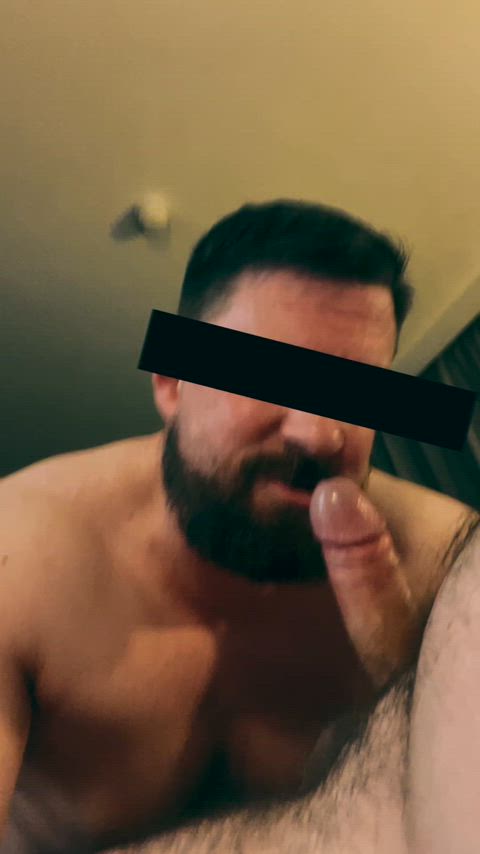 amateur bear big dick gay muscles sucking gif